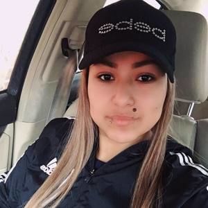 Meet your Posher, Perla